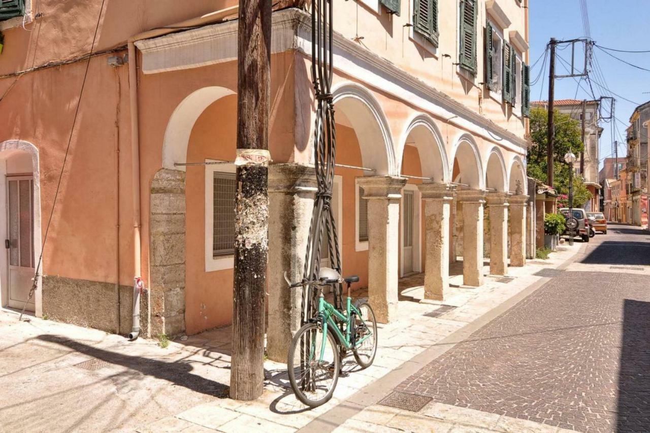 Studios Costas Mantouki Luaran gambar