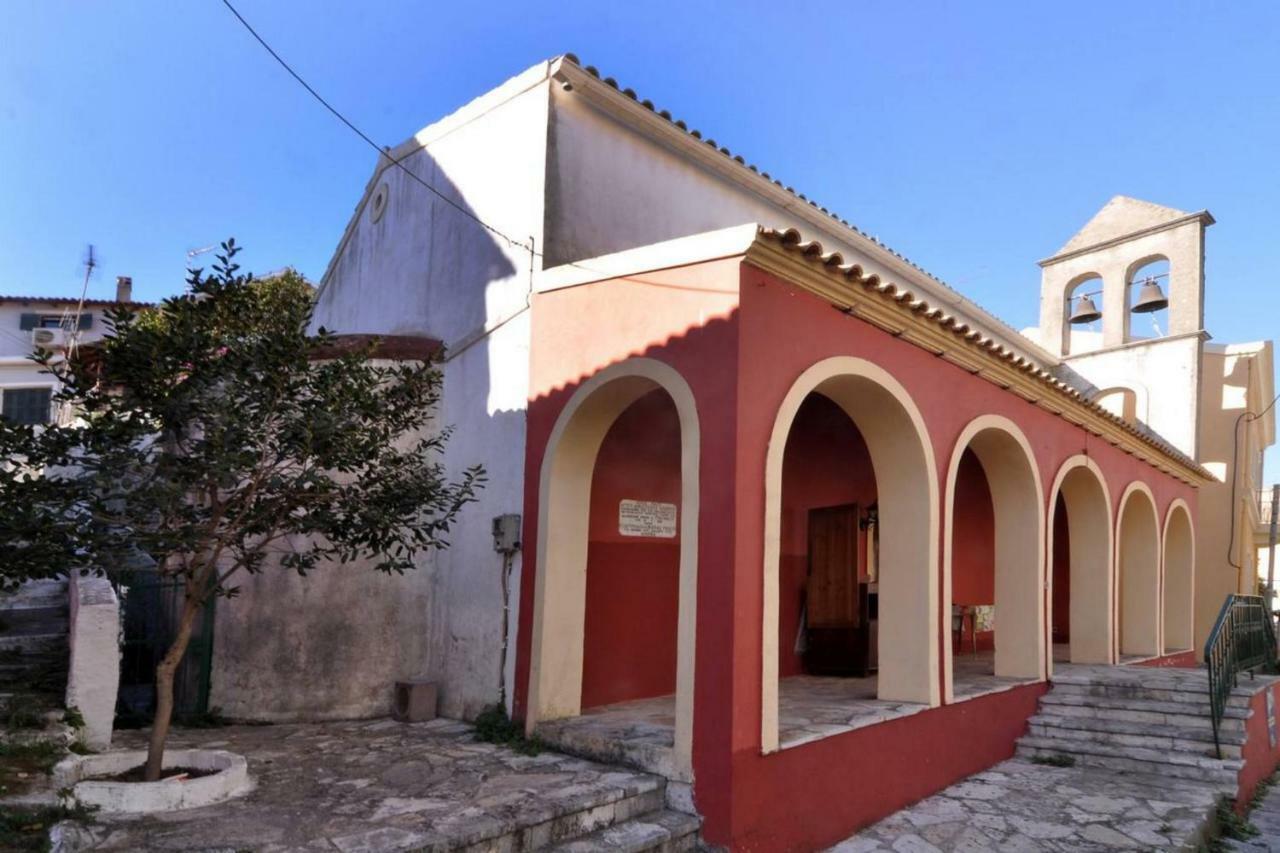 Studios Costas Mantouki Luaran gambar