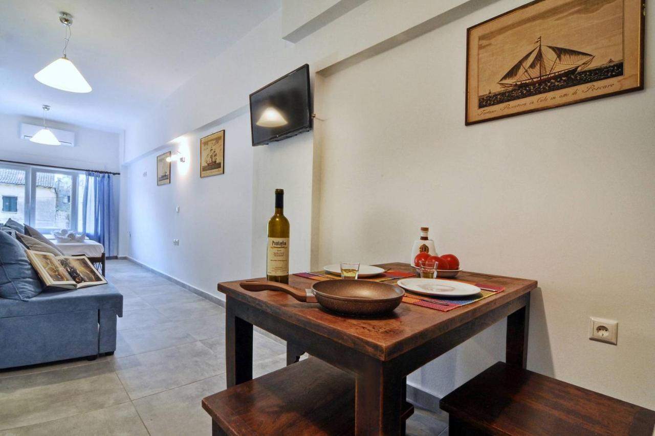 Studios Costas Mantouki Luaran gambar